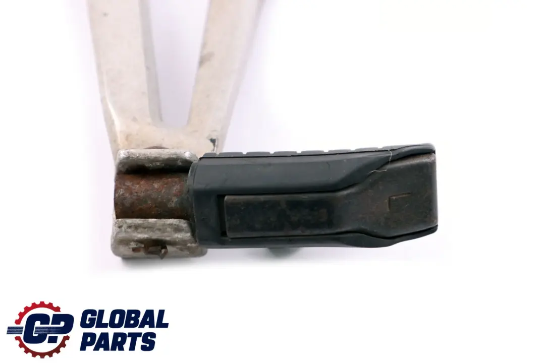 CBR 125R Left Footpeg Footrest Pillion Holder Bracket to Honda with Part number 50725-KPP-860 Honda CBR 125R Left Footpeg Footrest Pillion Holder Bracket - SKU 50725-KPP-860 - Part number 50725-KPP-860