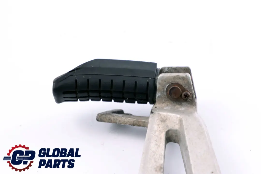 CBR 125R Left Footpeg Footrest Pillion Holder Bracket to Honda with Part number 50725-KPP-860 Honda CBR 125R Left Footpeg Footrest Pillion Holder Bracket - SKU 50725-KPP-860 - Part number 50725-KPP-860