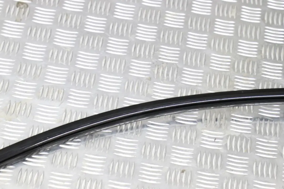 BMW 3 E91 E91N LCI Moulage Seitenrahmen Arriere Droite Noir Brillant - SKU 51137220200 - Numéro de pièce 51137220200