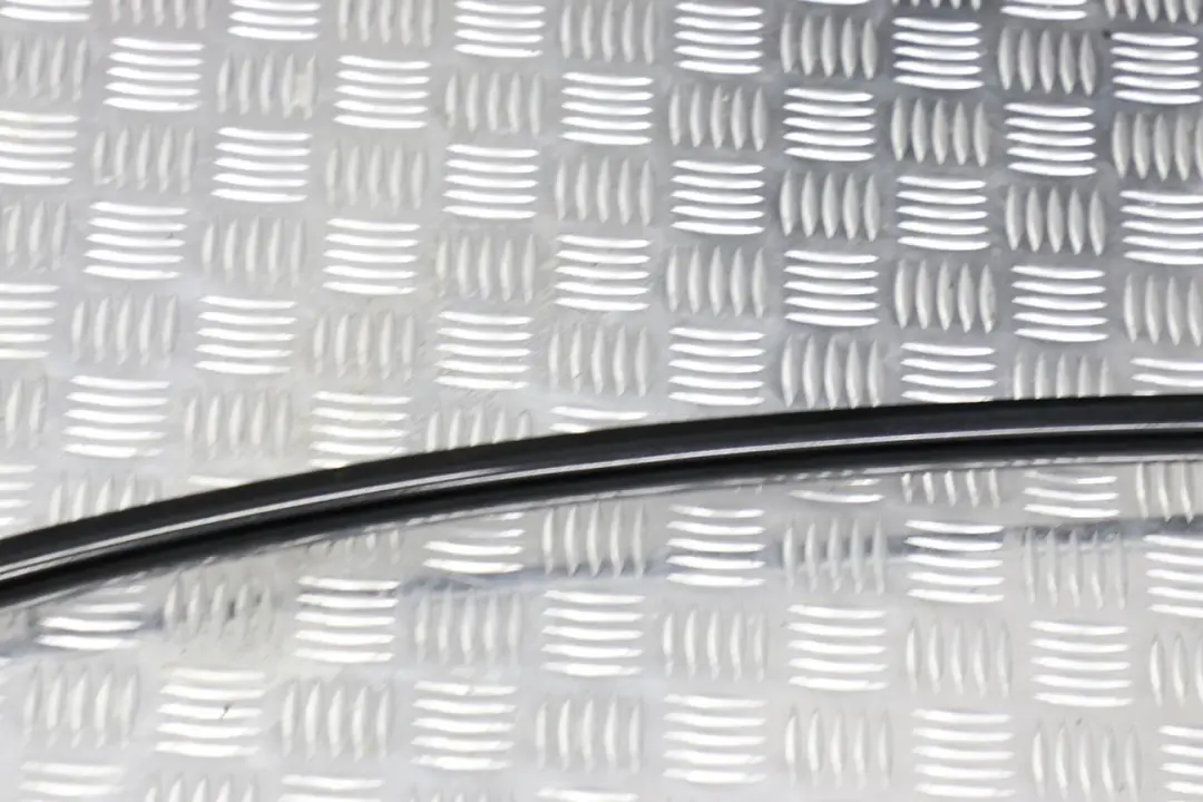 BMW 3 er E91 E91N LCI Zierleiste Seitenrahmen Hinten Rechts Glanzschwarz - SKU 51137220200 - Teilenummer 51137220200