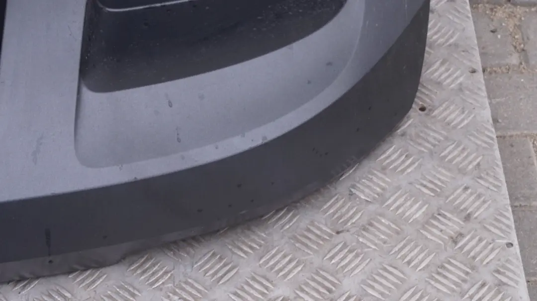 *Orginal Skoda Karoq Rear Bumper Lower Spoiler Diffuser Trim Panel 57A807837 für mit Teilenummer 57A807836 *Orginal Skoda Karoq Rear Bumper Lower Spoiler Diffuser Trim Panel 57A807837 - SKU 57A807836 - Teilenummer 57A807836
