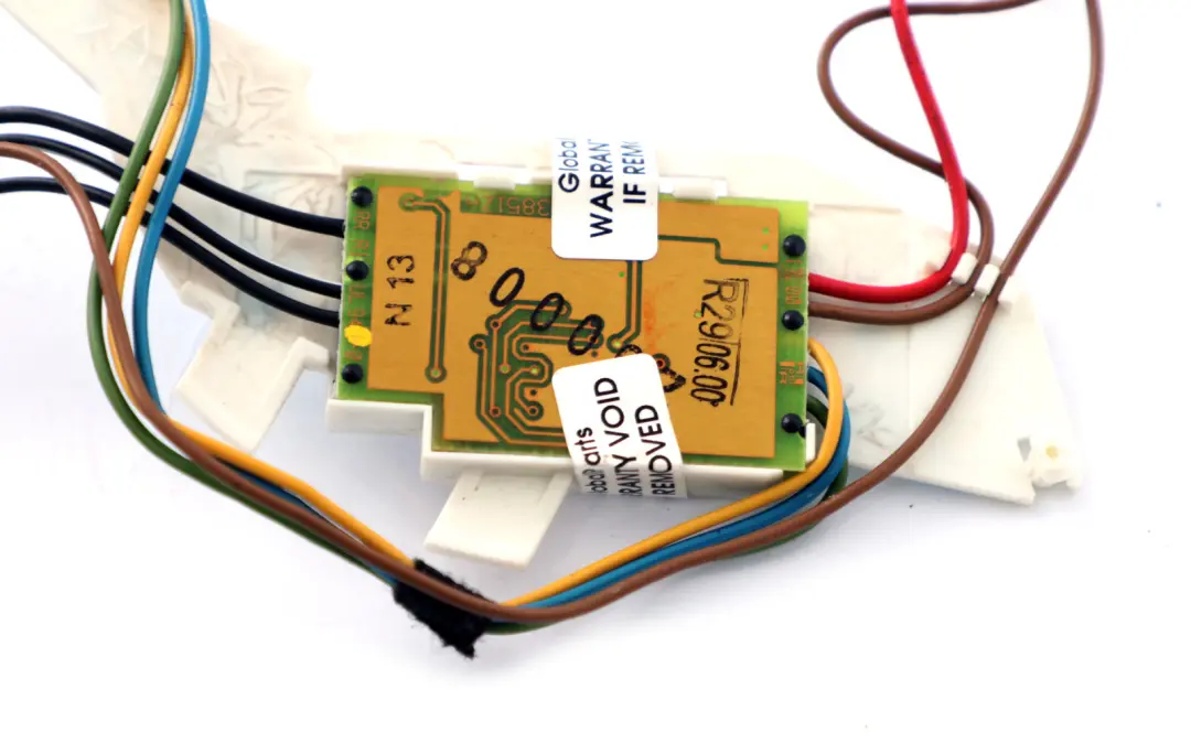 Steering Wheel Heater Electronics Control Unit Module to BMW X5 Series E53 with Part number 6751179 BMW X5 Series E53 Steering Wheel Heater Electronics Control Unit Module - SKU 6751179-1 - Part number 6751179