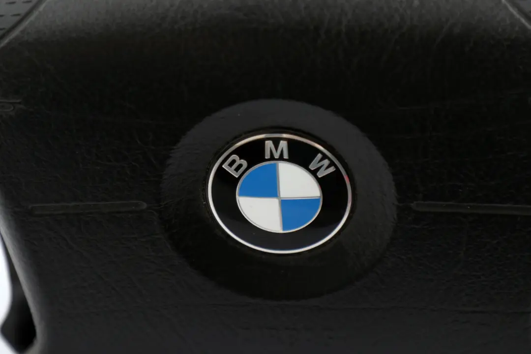 Steering Wheel Driver's Air Hub Bag Cap to BMW X5 Series E53 with Part number 6752162 BMW X5 Series E53 Steering Wheel Driver's Air Hub Bag Cap - SKU 6752162 - Part number 6752162