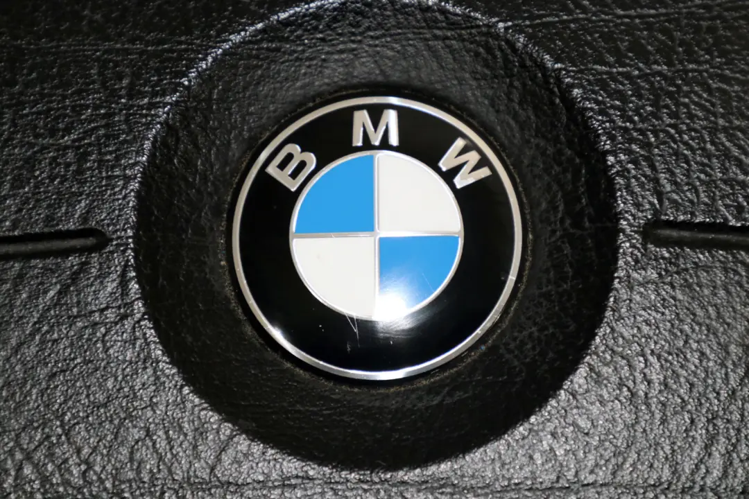 Steering Wheel Driver's Air Hub Bag Cap to BMW X5 Series E53 with Part number 6752162 BMW X5 Series E53 Steering Wheel Driver's Air Hub Bag Cap - SKU 6752162 - Part number 6752162