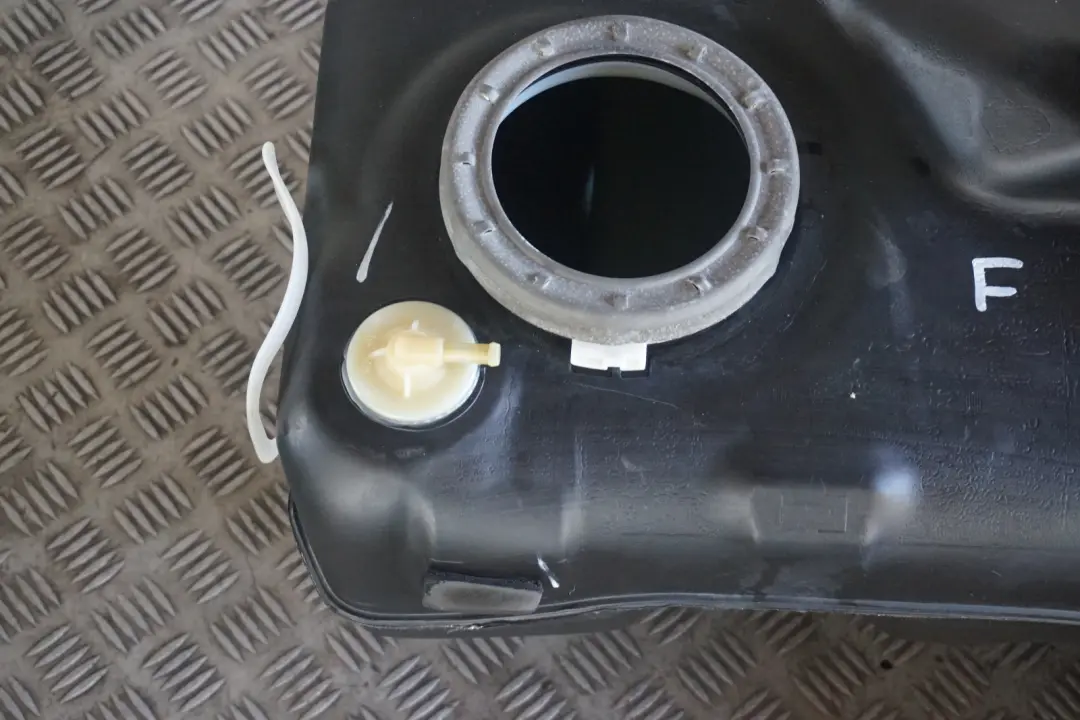 BMW X5 Series E53 3.0i 4.4i 4.6is Bare Plastic Fuel Tank Petrol - SKU 6752552-1 - Part number 6752552