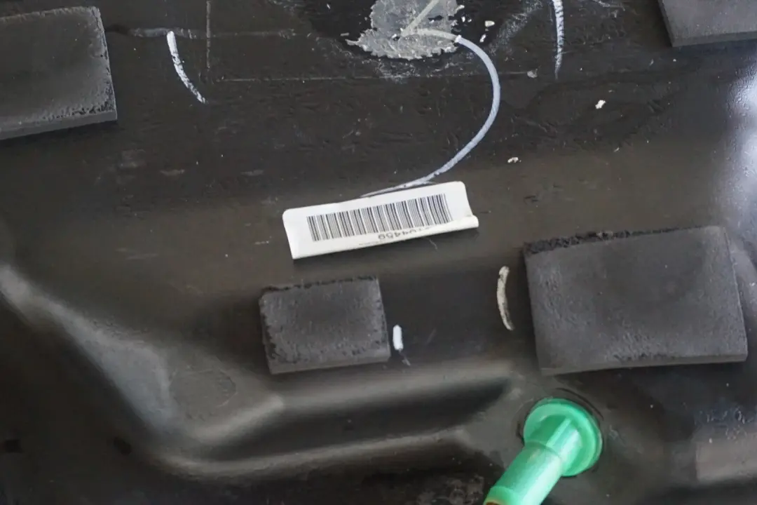 BMW X5 Series E53 3.0i 4.4i 4.6is Bare Plastic Fuel Tank Petrol - SKU 6752552-1 - Part number 6752552