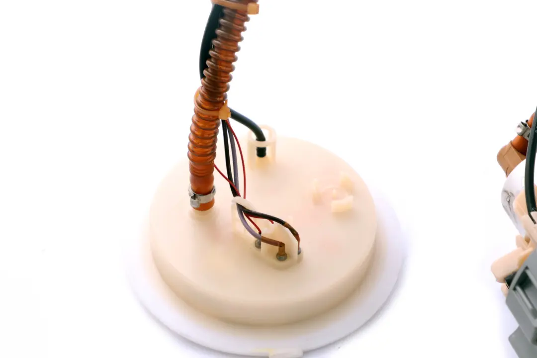 Pompa Paliwa Benzyna do BMW E65 E66 o numerze 7194000 BMW E65 E66 Pompa Paliwa Benzyna - SKU 6752837 - Numer Części 7194000