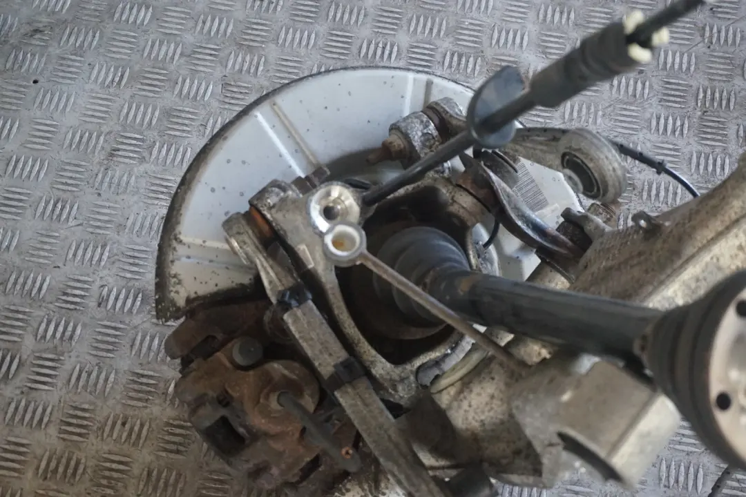 M57N2 231HP Molla Sospensioni Posteriore SX Schwenklage per BMW 7 E66 730Ld con numero di parte 6753107 BMW 7 E66 730Ld M57N2 231HP Molla Sospensioni Posteriore SX Schwenklage - SKU 6753107 - Numero di parte 6753107