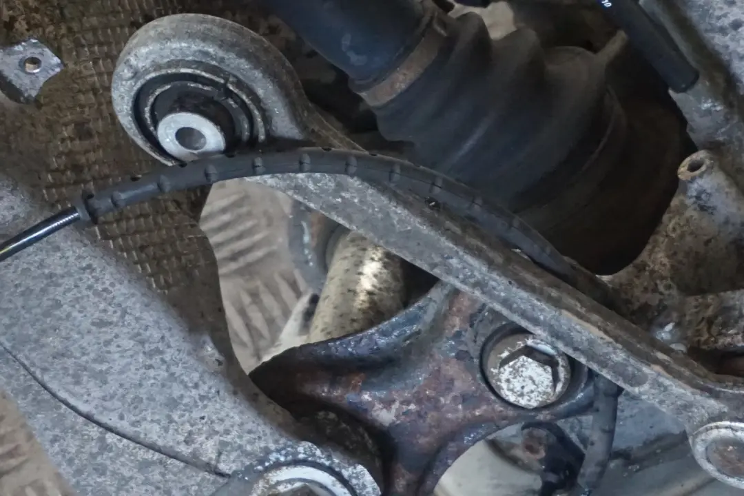 M57N2 Półoś zwrotnica lewa do BMW E66 730Ld o numerze 6753107 BMW E66 730Ld M57N2 Półoś zwrotnica lewa - SKU 6753107 - Numer Części 6753107