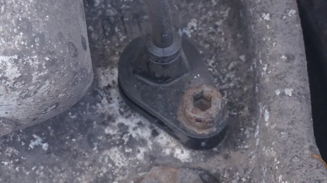 BMW E65 735i N62 272HP Amortyzator zwrotnica lewa - SKU 6753187 - Numer Części 6753187