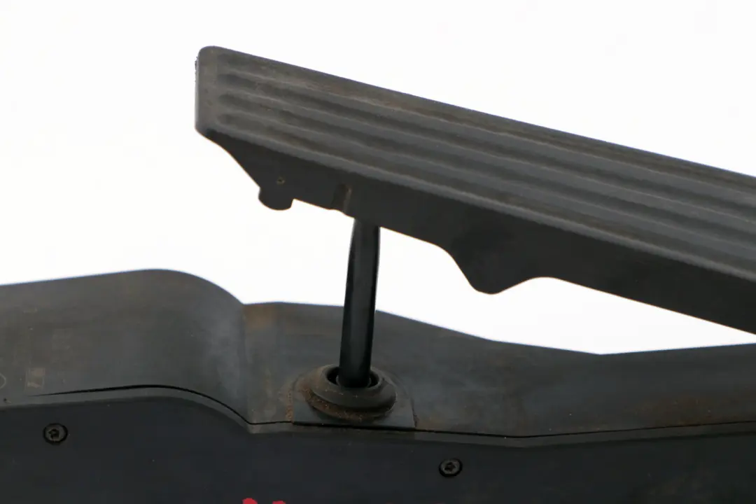 Pedał Gazu Skrzynia Automatyczna do BMW E38 E39 E46 X5 E53 o numerze 6753518 BMW E38 E39 E46 X5 E53 Pedał Gazu Skrzynia Automatyczna - SKU 6753518 - Numer Części 6753518