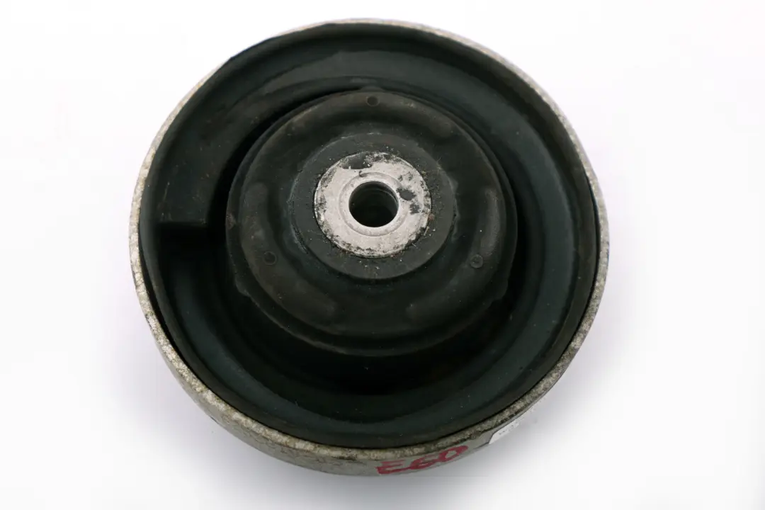 Poduszka Amortyzatora Gniazdo do BMW E60 E63 E65 E66 o numerze 6779611 BMW E60 E63 E65 E66 Poduszka Amortyzatora Gniazdo - SKU 6753810 - Numer Części 6779611