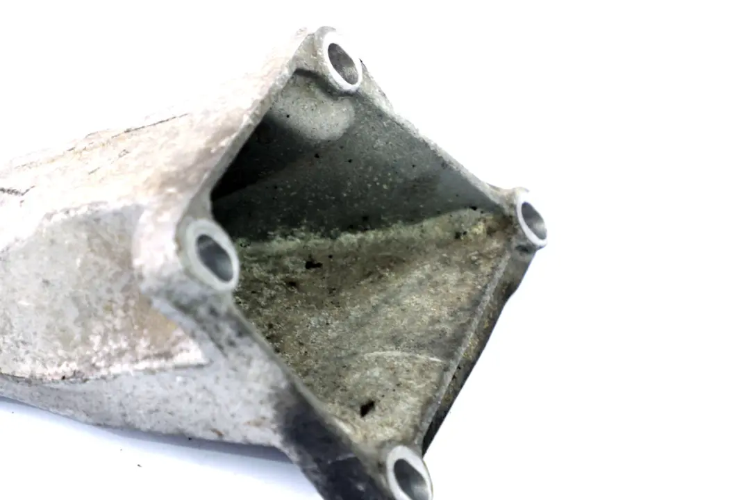 Supporting Mounting Bracket Right O/S to BMW 7 Series E65 E66 E67 Engine with Part number 6754616 BMW 7 Series E65 E66 E67 Engine Supporting Mounting Bracket Right O/S - SKU 6754616 - Part number 6754616