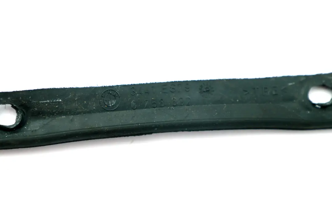 Uszczelka Guma Ramka Dźwigni Biegów do BMW Z4 E85 E86 o numerze 6758632 BMW Z4 E85 E86 Uszczelka Guma Ramka Dźwigni Biegów - SKU 6758632 - Numer Części 6758632