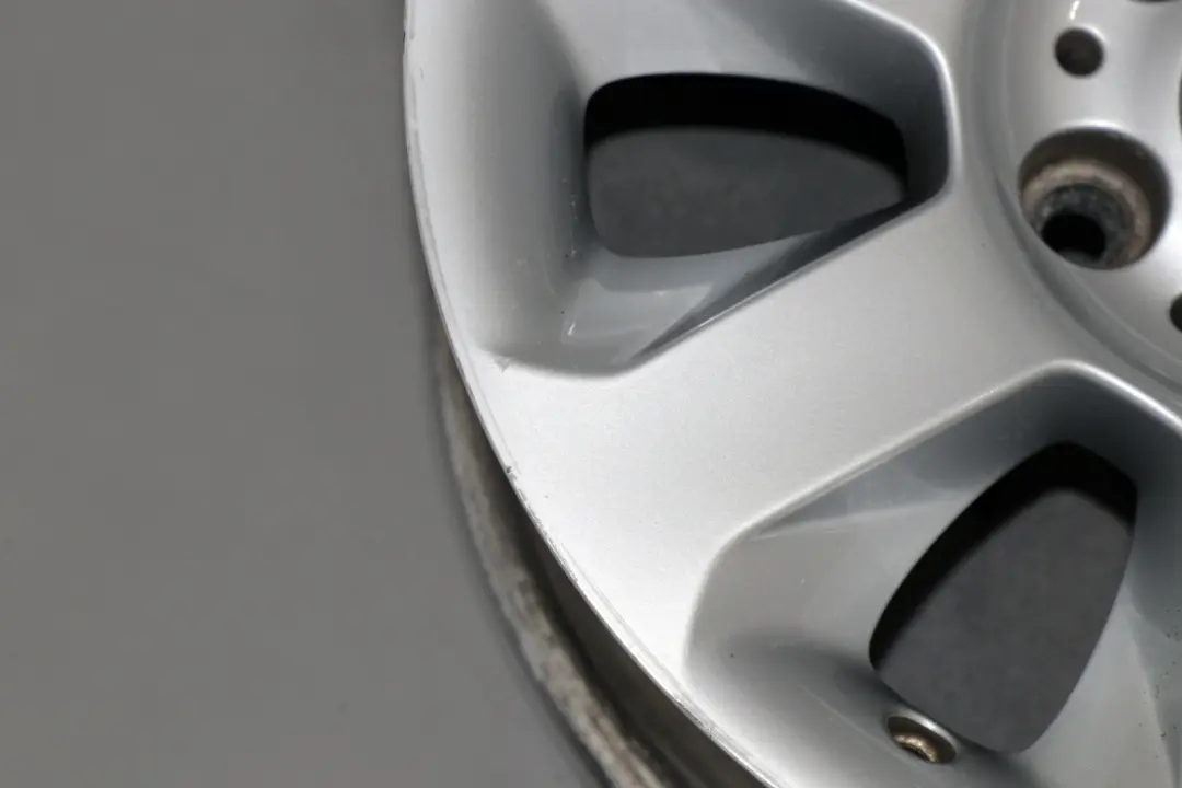 Scheibenrad Leichtmetall 115 16" 7J ET:20 für BMW 5 er E60 E61 mit Teilenummer 6758774 BMW 5 er E60 E61 Scheibenrad Leichtmetall 115 16" 7J ET:20 - SKU 6758774-2 - Teilenummer 6758774