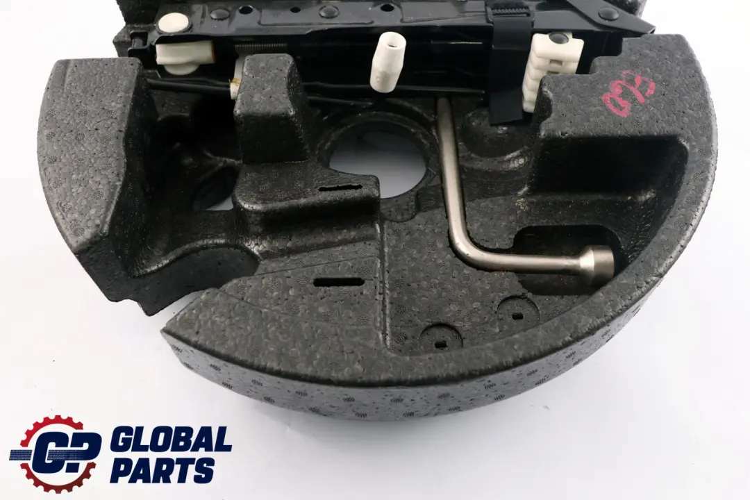 Ablageschale Bordwerkzeug / Wagenheber für BMW 5 er E60 E61 mit Teilenummer 6758781 BMW 5 er E60 E61 Ablageschale Bordwerkzeug / Wagenheber - SKU 6758781-1 - Teilenummer 6758781