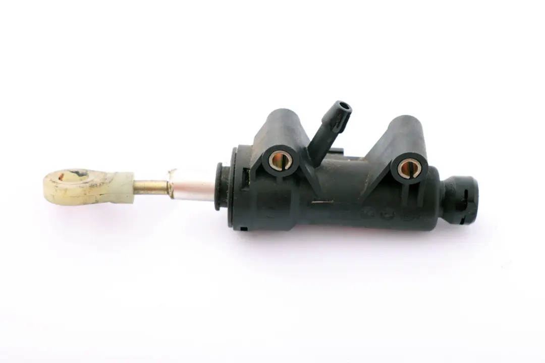 Clutch Master Cylinder to BMW 1 3 5 series E52 E53 E81 E84 E87 E90 E91 with Part number 6773670 BMW 1 3 5 series E52 E53 E81 E84 E87 E90 E91 Clutch Master Cylinder - SKU 6758822 - Part number 6773670