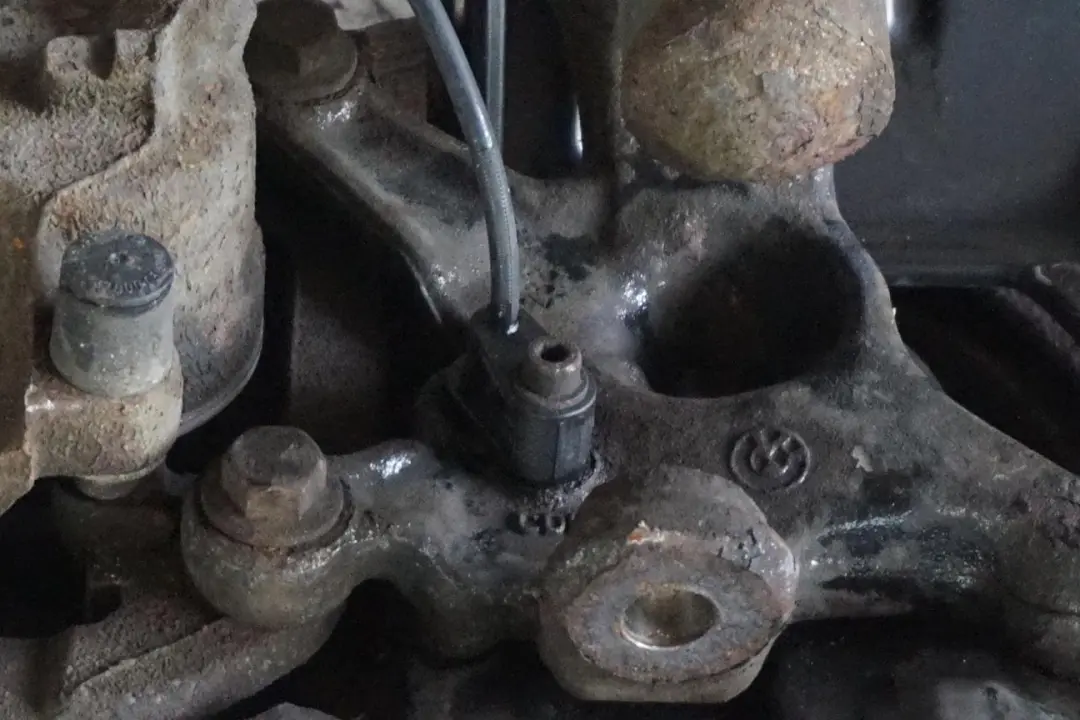 N42 Front Left N/S Suspension Leg Brake Disc Wheel Hub to BMW 3 Series E46 316i with Part number 6759095 BMW 3 Series E46 316i N42 Front Left N/S Suspension Leg Brake Disc Wheel Hub - SKU 6759095 - Part number 6759095