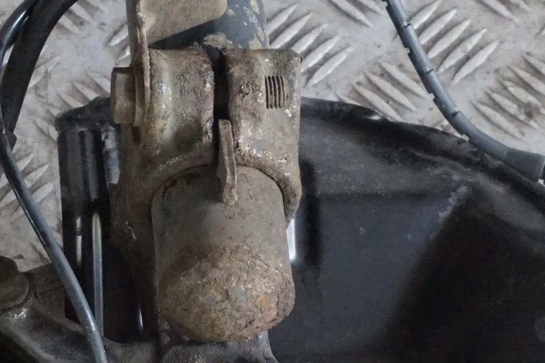 N42 116PS Federbein Stossdämpfer Bremssattel Vorn Links für BMW 3 E46 316i mit Teilenummer 6759095 BMW 3 E46 316i N42 116PS Federbein Stossdämpfer Bremssattel Vorn Links - SKU 6759095 - Teilenummer 6759095