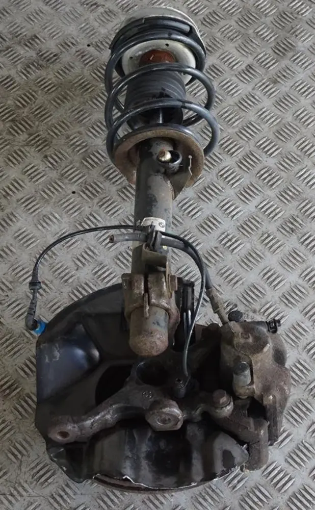 N42 Front Right O/S Suspension Leg Brake Disc Wheel Hub to BMW 3 Series E46 316i with Part number 6759095 BMW 3 Series E46 316i N42 Front Right O/S Suspension Leg Brake Disc Wheel Hub - SKU 6759096 - Part number 6759095