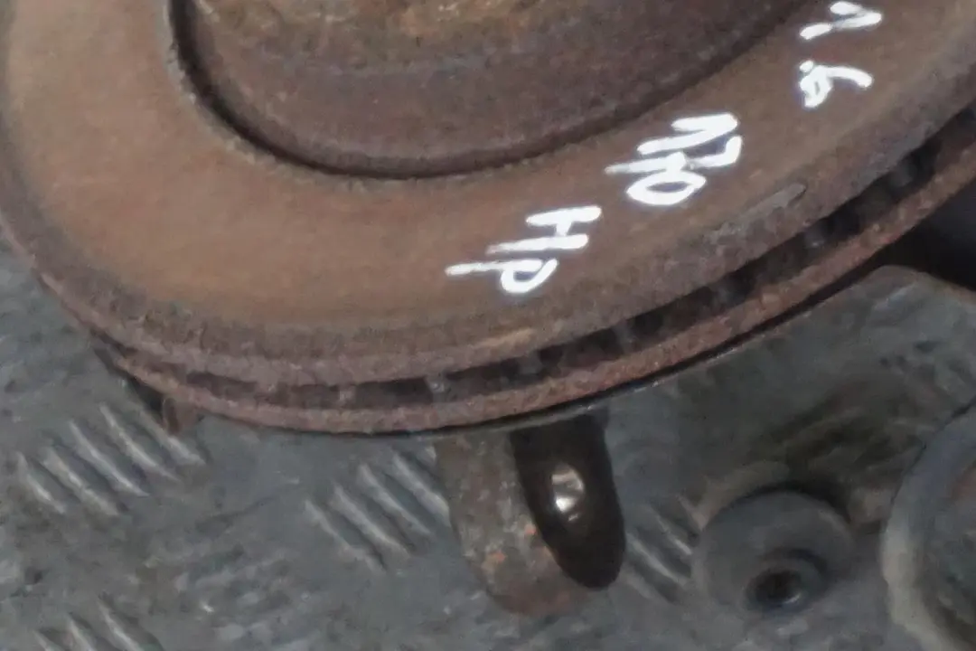 Zwrotnica amortyzator lewy 170HP do MINI R53 S W11 o numerze 6759421 MINI R53 S W11 Zwrotnica amortyzator lewy 170HP - SKU 6759421 - Numer Części 6759421