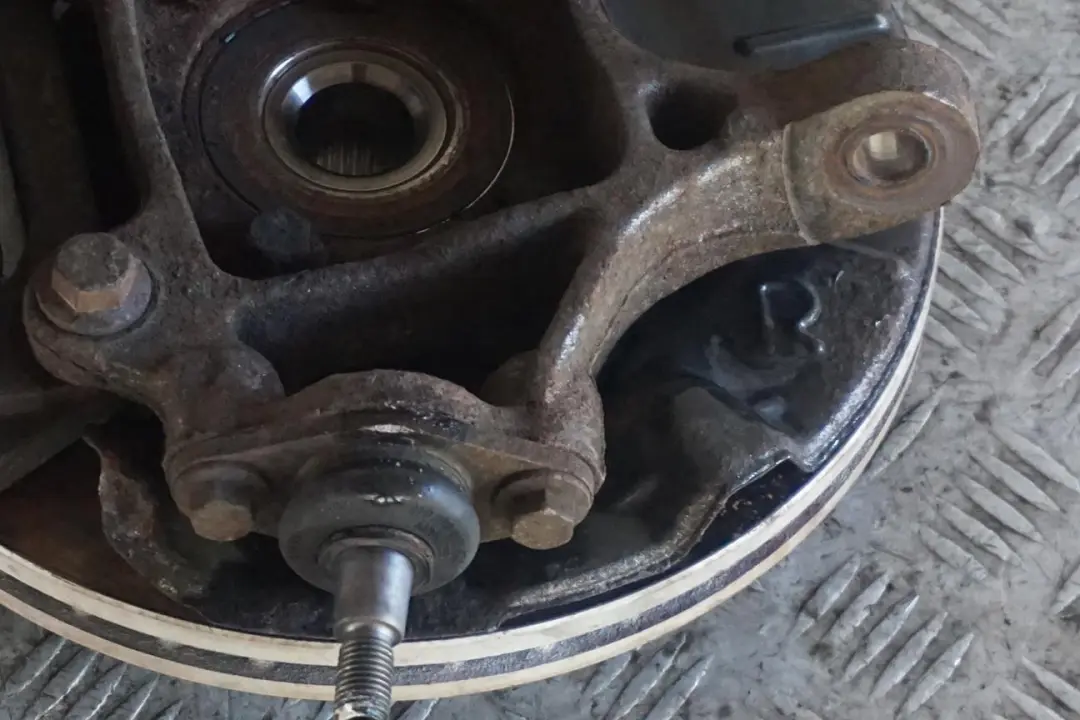 170hp Anteriore Destro Gamba Freno Sospensione Mozzo per Mini R53 Cooper S W11 1.6 1 con numero di parte 6780470 Mini R53 Cooper S W11 1.6 1 170hp Anteriore Destro Gamba Freno Sospensione Mozzo - SKU 6759422-1 - Numero di parte 6780470