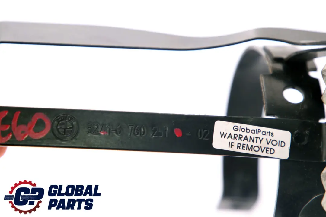 Uchwyt zbiornika oleju BMW E60 E61 do o numerze 6760251 Uchwyt zbiornika oleju BMW E60 E61 - SKU 6760251 - Numer Części 6760251