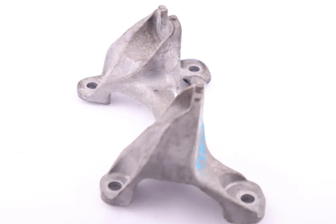 Łapa Wspornik Skrzyni Biegów do BMW E90 E91 E92 LCI o numerze 6760305 BMW E90 E91 E92 LCI Łapa Wspornik Skrzyni Biegów - SKU 6760305 - Numer Części 6760305