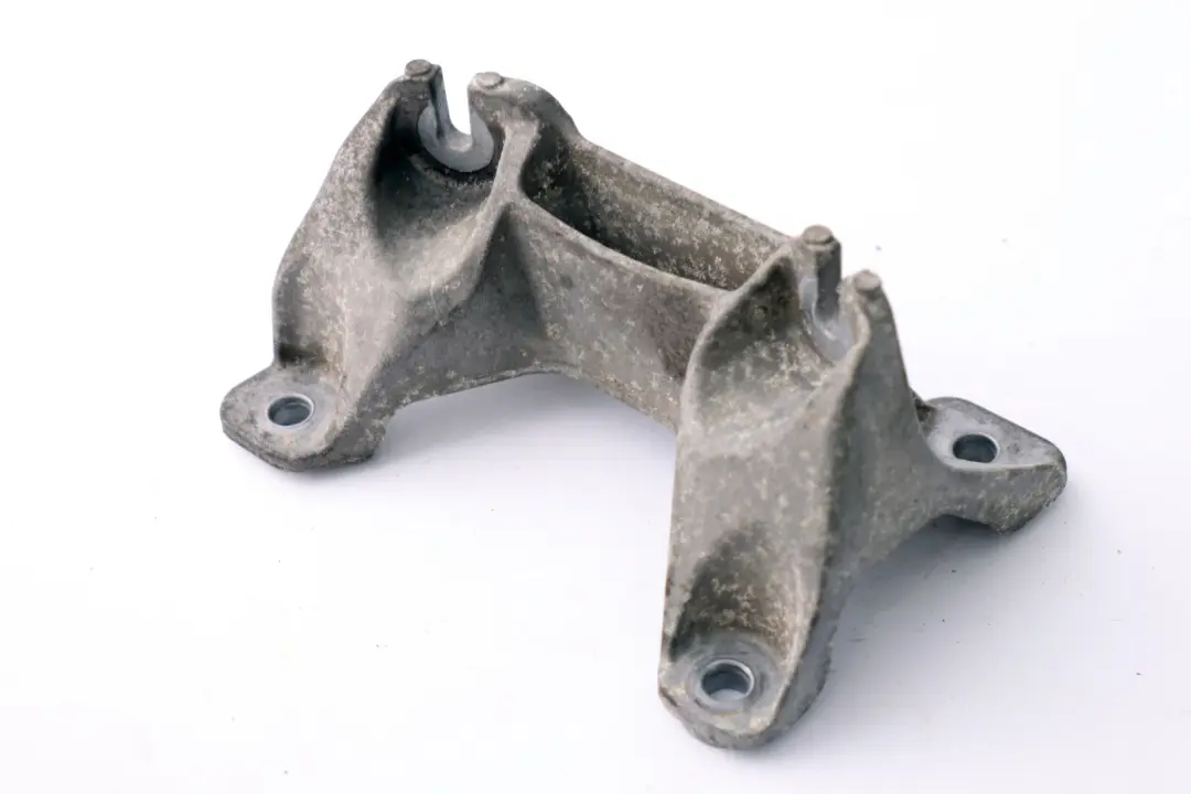 Łapa Wspornik Mocowanie Skrzyni Biegów do BMW E81 E87 E90 E91 E92 o numerze 6760306 BMW E81 E87 E90 E91 E92 Łapa Wspornik Mocowanie Skrzyni Biegów - SKU 6760306 - Numer Części 6760306