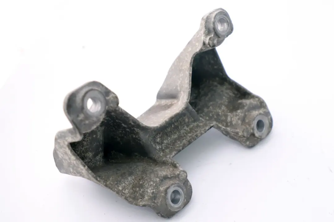 Łapa Wspornik Mocowanie Skrzyni Biegów do BMW E81 E87 E90 E91 E92 o numerze 6760306 BMW E81 E87 E90 E91 E92 Łapa Wspornik Mocowanie Skrzyni Biegów - SKU 6760306 - Numer Części 6760306