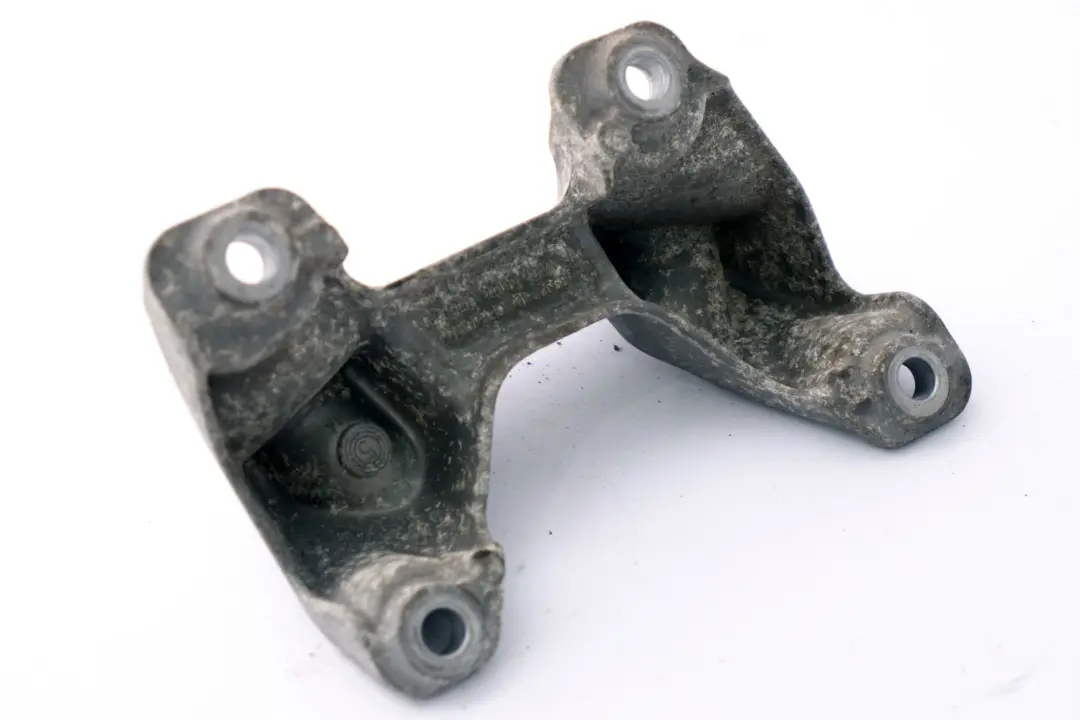 Łapa Wspornik Mocowanie Skrzyni Biegów do BMW E81 E87 E90 E91 E92 o numerze 6760306 BMW E81 E87 E90 E91 E92 Łapa Wspornik Mocowanie Skrzyni Biegów - SKU 6760306 - Numer Części 6760306