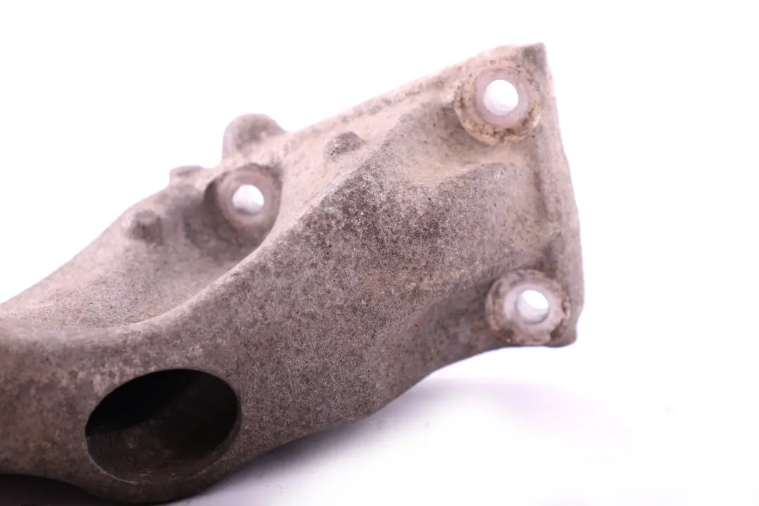 M57 Łapa Silnika Prawo do BMW E90 E91 E92 E93 o numerze 6760320 BMW E90 E91 E92 E93 M57 Łapa Silnika Prawo - SKU 6760320 - Numer Części 6760320