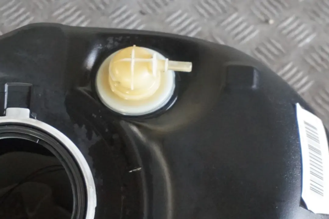 Bare Plastic Fuel Tank Diesel to BMW 7 Series E65 E66 730d 740d 745d with Part number 6760647 BMW 7 Series E65 E66 730d 740d 745d Bare Plastic Fuel Tank Diesel - SKU 6760647-1 - Part number 6760647