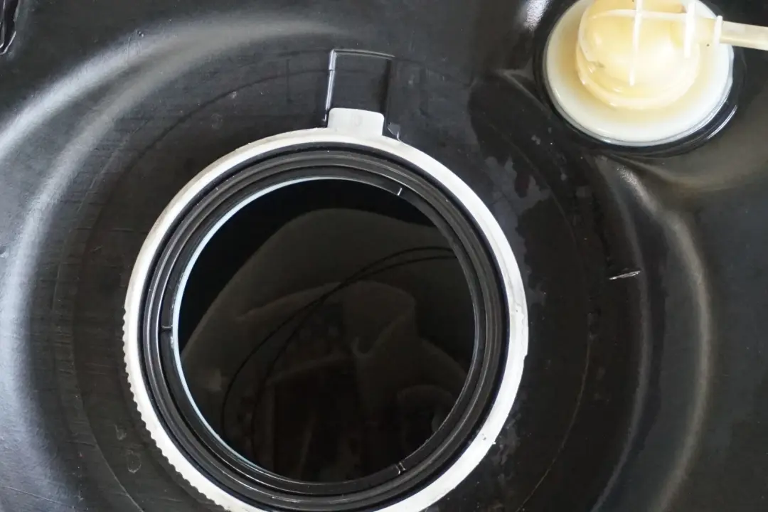 BMW 7 er E65 E66 730d 740d 745d Kraftstofftank Kunststoff Diesel - SKU 6760647-1 - Teilenummer 6760647