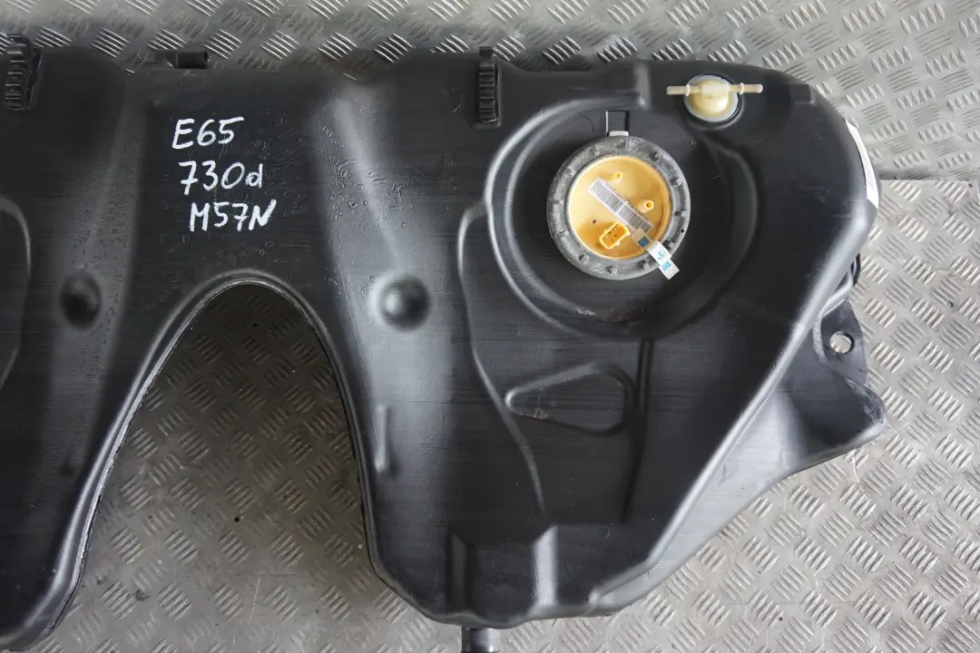 Complete Plastic Fuel Tank with Pump Diesel to BMW 7 Series E65 E66 with Part number 6760647 BMW 7 Series E65 E66 Complete Plastic Fuel Tank with Pump Diesel - SKU 6760647 - Part number 6760647