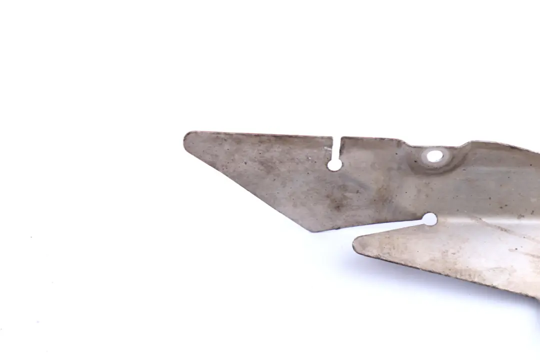 Tarcza osłony lewej osi do BMW E60 E61 M5 E63 M6 o numerze 6761011 BMW E60 E61 M5 E63 M6 Tarcza osłony lewej osi - SKU 6761011 - Numer Części 6761011