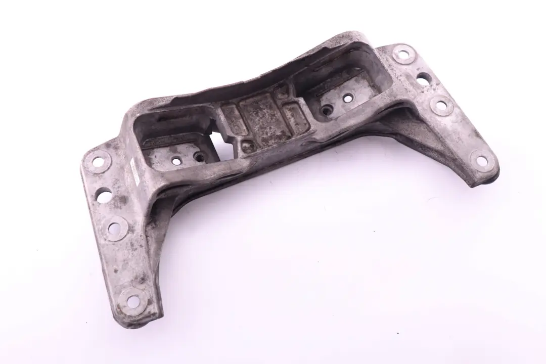 Support D'Engrenage Montage de la Boite Vitesses pour BMW 5 6 Serie E60 E61 E63 E64 à propos du numéro de pièce 6761102 BMW 5 6 Serie E60 E61 E63 E64 Support D'Engrenage Montage de la Boite Vitesses - SKU 6761102 - Numéro de pièce 6761102