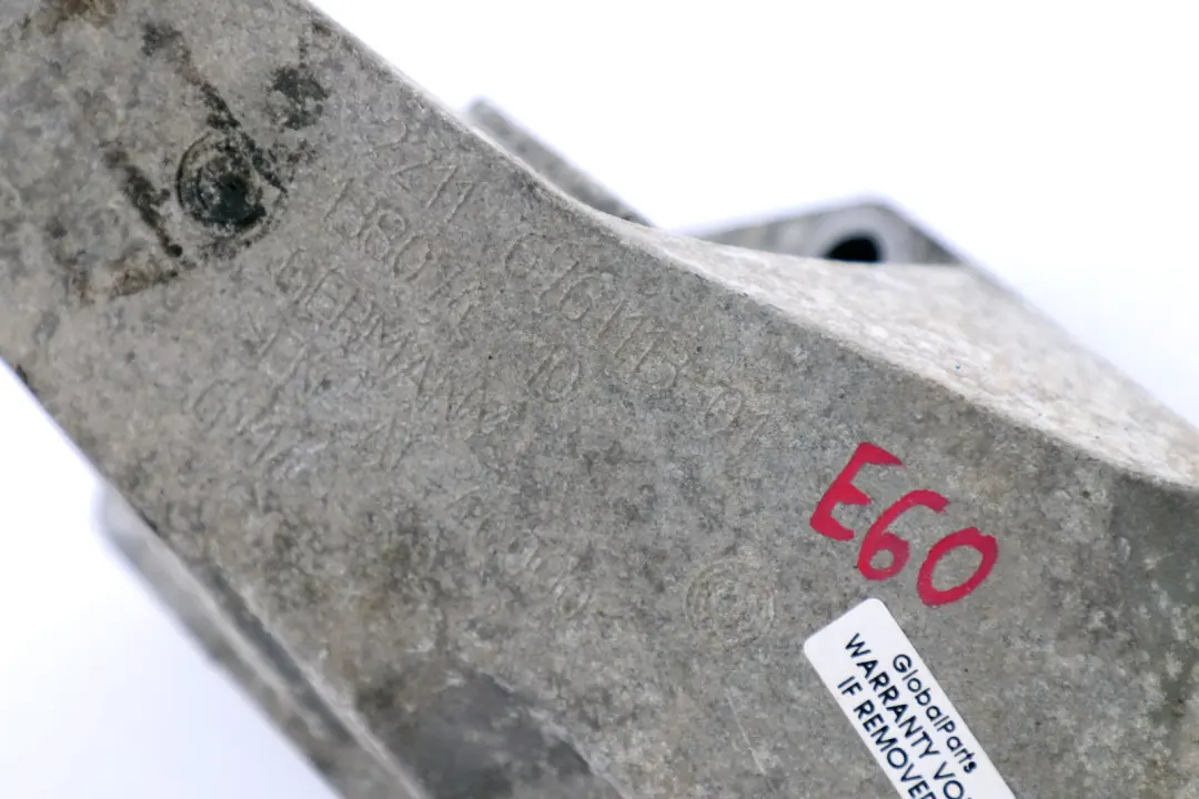 Soporte Motor Izquierda N62 para BMW E60 E61 E63 LCI con número de pieza 6761113 BMW E60 E61 E63 LCI Soporte Motor Izquierda N62 - SKU 6761113 - Número de pieza 6761113