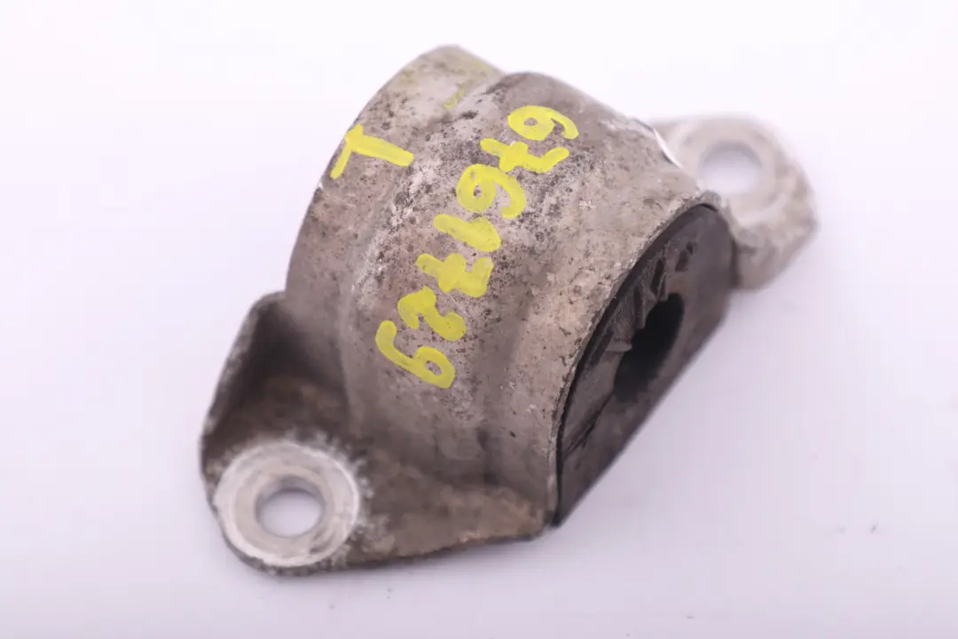 Bracket Left N/S Stabilizer Bar Rubber to BMW 5 6 Series E60 M5 E63 M6 with Part number 6761729 BMW 5 6 Series E60 M5 E63 M6 Bracket Left N/S Stabilizer Bar Rubber - SKU 6761729 - Part number 6761729