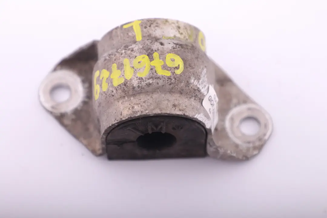 Bracket Left N/S Stabilizer Bar Rubber to BMW 5 6 Series E60 M5 E63 M6 with Part number 6761729 BMW 5 6 Series E60 M5 E63 M6 Bracket Left N/S Stabilizer Bar Rubber - SKU 6761729 - Part number 6761729