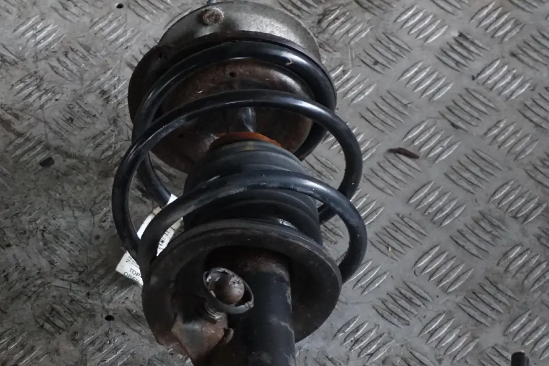 Zwrotnica amortyzator lewy SPORT do BMW Z4 E85 2.2i o numerze 6761893 BMW Z4 E85 2.2i Zwrotnica amortyzator lewy SPORT - SKU 6761895 - Numer Części 6761893