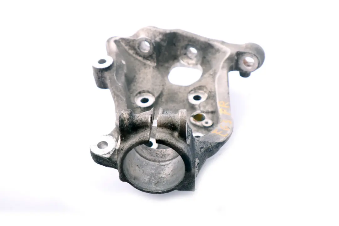 Soporte de eje delantero derecho Nudillo de dirección para BMW E63 E64 con número de pieza 6762018 BMW E63 E64 Soporte de eje delantero derecho Nudillo de dirección - SKU 6762018 - Número de pieza 6762018