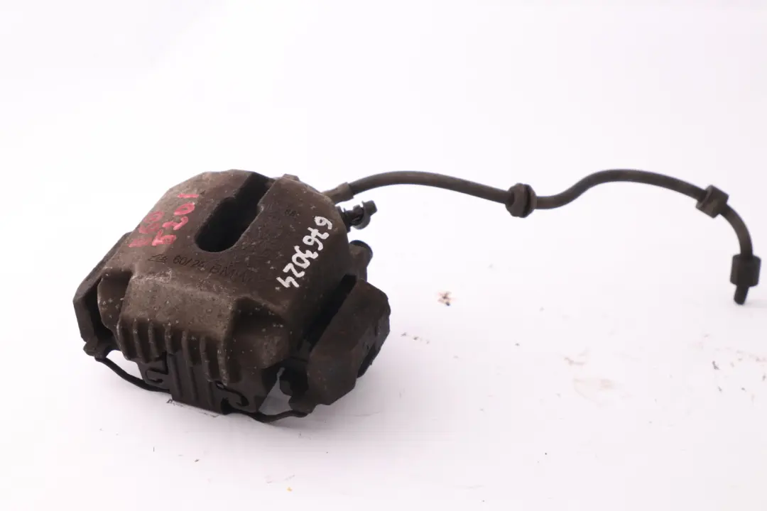Bremssattelgehäuse Rechts Vorne Rechts für BMW 5 er E60 E61 mit Teilenummer 6763024 BMW 5 er E60 E61 Bremssattelgehäuse Rechts Vorne Rechts - SKU 6763024 - Teilenummer 6763024