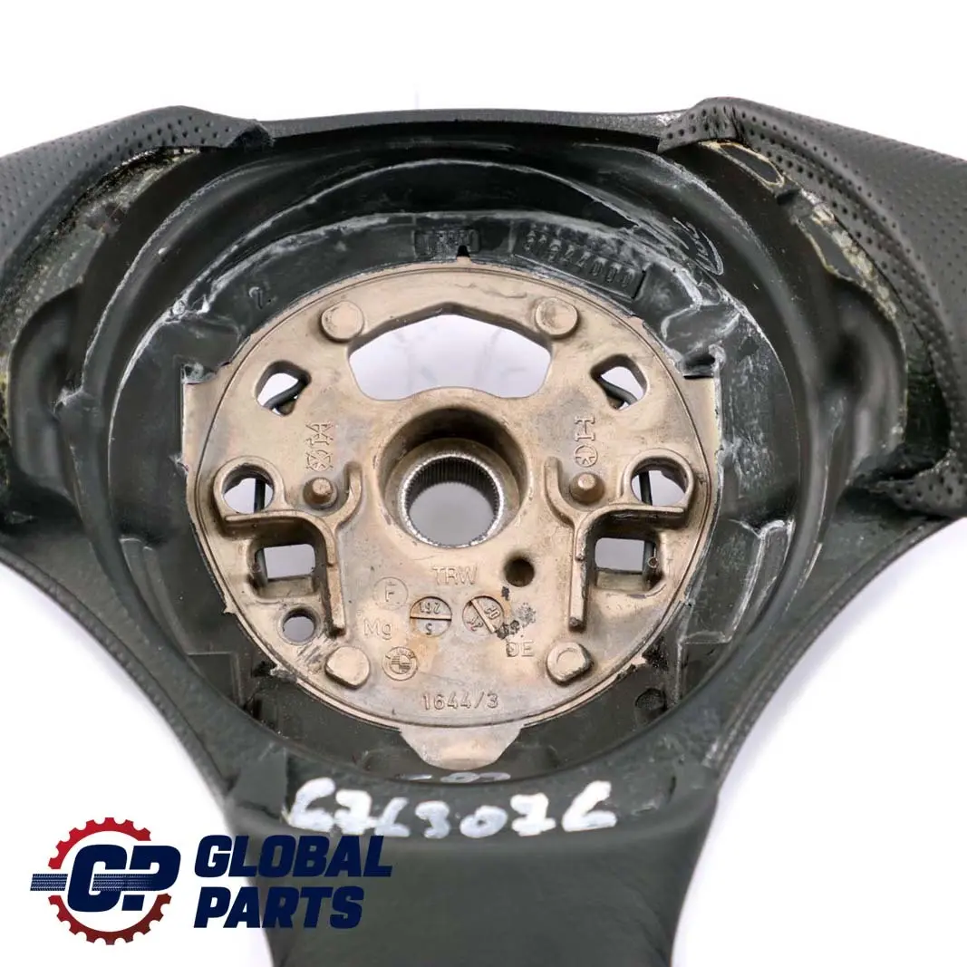 Kierownica NOWA czarna skóra do BMW E81 E87 E88 o numerze 6763076 BMW E81 E87 E88 Kierownica NOWA czarna skóra - SKU 6763076 - Numer Części 6763076