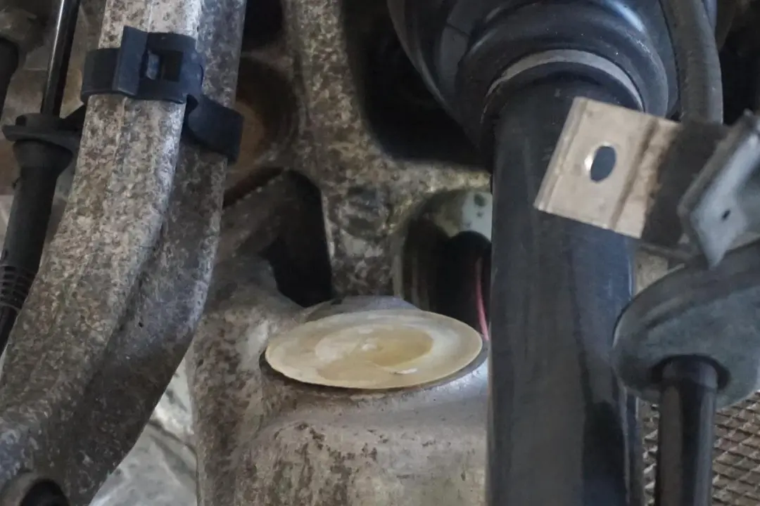 N62 Rear Left N/S Suspension Hub Leg Brake Caliper Disc to BMW 7 Series E65 735i with Part number 6763119 BMW 7 Series E65 735i N62 Rear Left N/S Suspension Hub Leg Brake Caliper Disc - SKU 6763119-5 - Part number 6763119