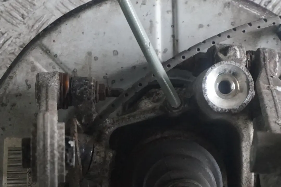 730i M54 231PS Längslenker Radnabe Bremsscheibe Hinten Rechts für BMW 7 er E65 mit Teilenummer 6763120 BMW 7 er E65 730i M54 231PS Längslenker Radnabe Bremsscheibe Hinten Rechts - SKU 6763120-4 - Teilenummer 6763120