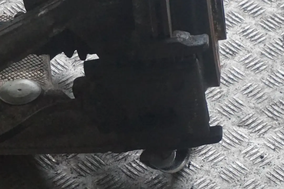 BMW 7 er E65 730i M54 231PS Längslenker Radnabe Bremsscheibe Hinten Rechts - SKU 6763120-4 - Teilenummer 6763120