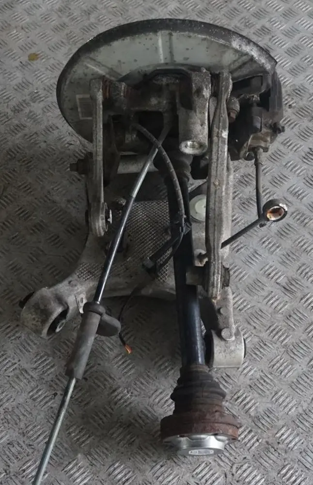 730i M54 231PS Braccio Longitudinale Mozzo Disco Freno Post Destra per BMW E65 con numero di parte 6763120 BMW E65 730i M54 231PS Braccio Longitudinale Mozzo Disco Freno Post Destra - SKU 6763120-4 - Numero di parte 6763120