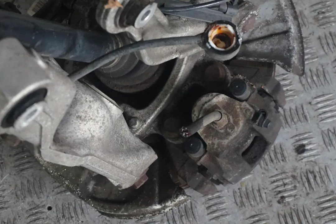 730i M54 231PS Braccio Longitudinale Mozzo Disco Freno Post Destra per BMW E65 con numero di parte 6763120 BMW E65 730i M54 231PS Braccio Longitudinale Mozzo Disco Freno Post Destra - SKU 6763120-4 - Numero di parte 6763120