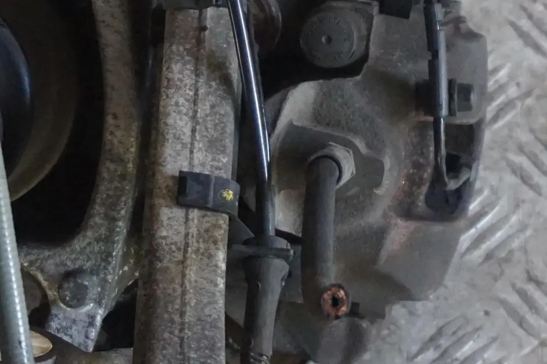 N62 272PS Längslenker Radträger Bremsscheibe Hinten Rechts für BMW 7 er E65 735i mit Teilenummer 6763120 BMW 7 er E65 735i N62 272PS Längslenker Radträger Bremsscheibe Hinten Rechts - SKU 6763120-5 - Teilenummer 6763120